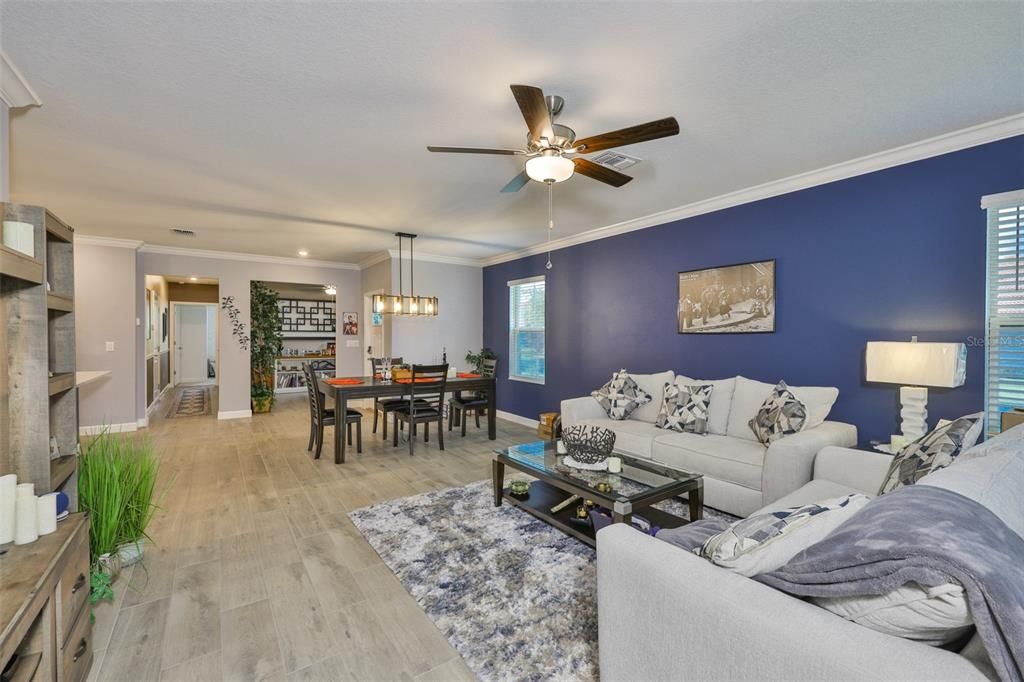 For Sale: $310,000 (2 beds, 2 baths, 1614 Square Feet)