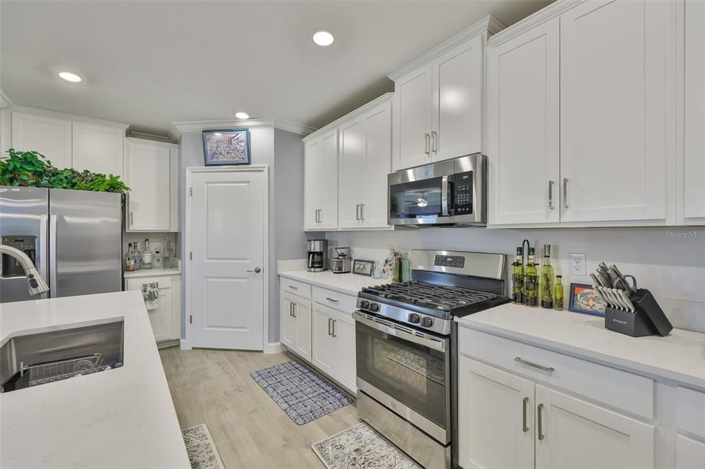 For Sale: $310,000 (2 beds, 2 baths, 1614 Square Feet)