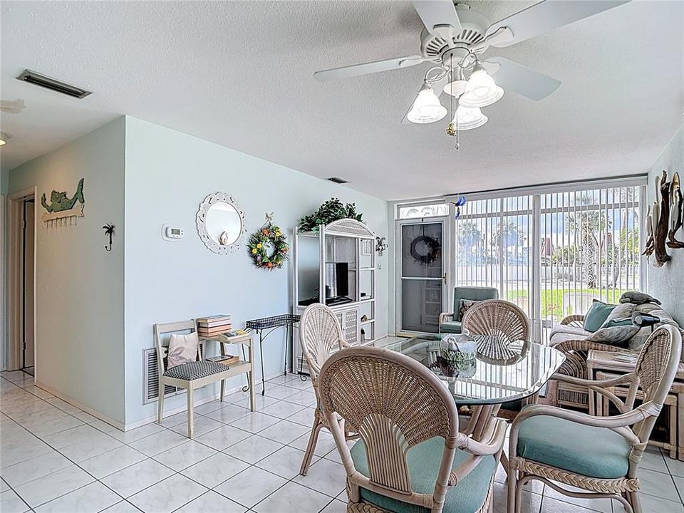 For Sale: $150,000 (2 beds, 1 baths, 825 Square Feet)