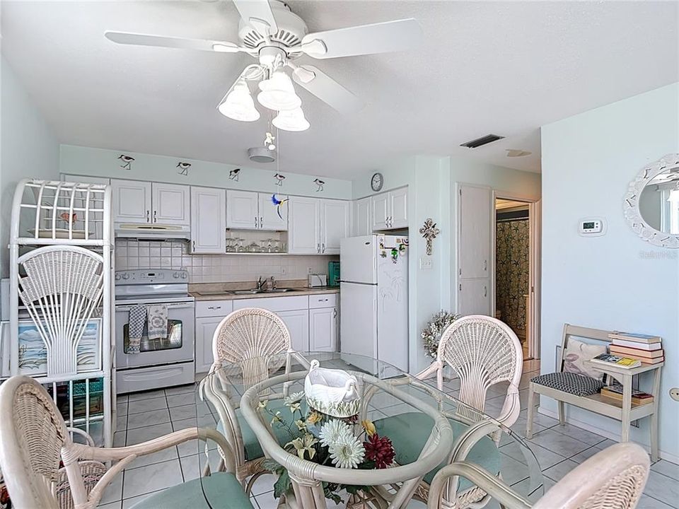 For Sale: $150,000 (2 beds, 1 baths, 825 Square Feet)