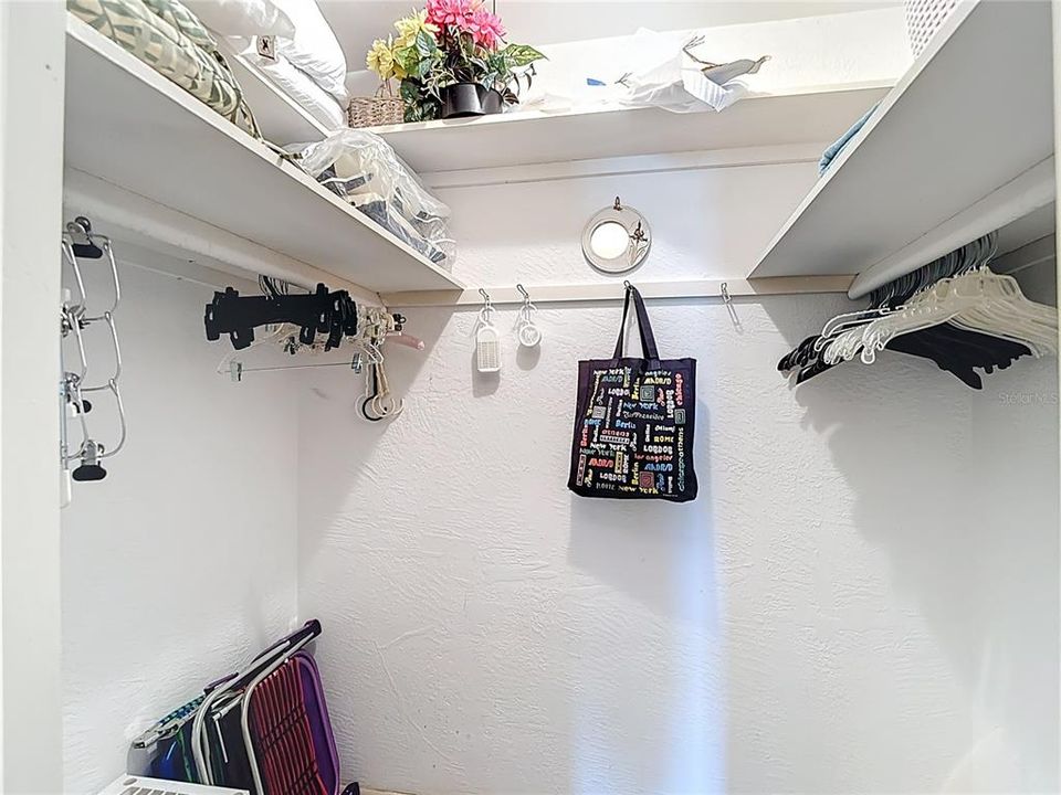 For Sale: $150,000 (2 beds, 1 baths, 825 Square Feet)