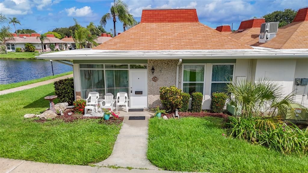 For Sale: $150,000 (2 beds, 1 baths, 825 Square Feet)