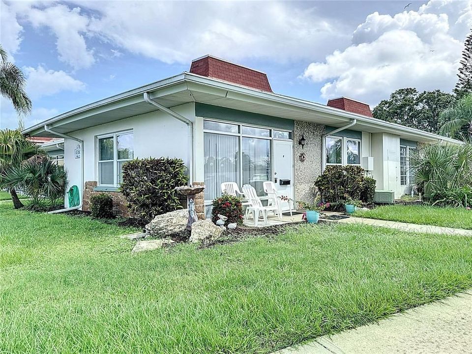 For Sale: $150,000 (2 beds, 1 baths, 825 Square Feet)