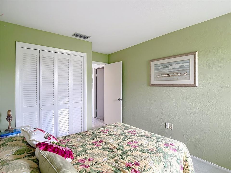 For Sale: $150,000 (2 beds, 1 baths, 825 Square Feet)