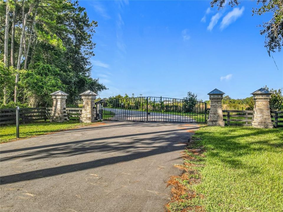 En Venta: $325,000 (6.10 acres)