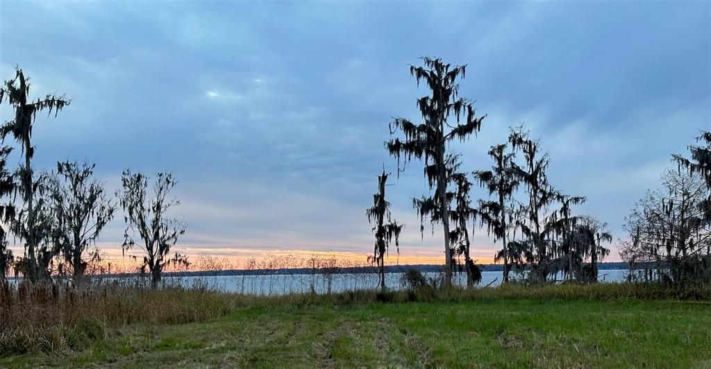 En Venta: $325,000 (6.10 acres)