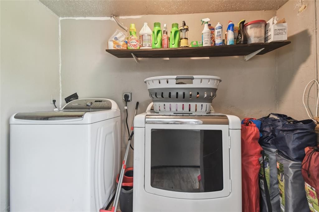 На продажу: $335,000 (3 спален, 1 ванн, 1304 Квадратных фут)