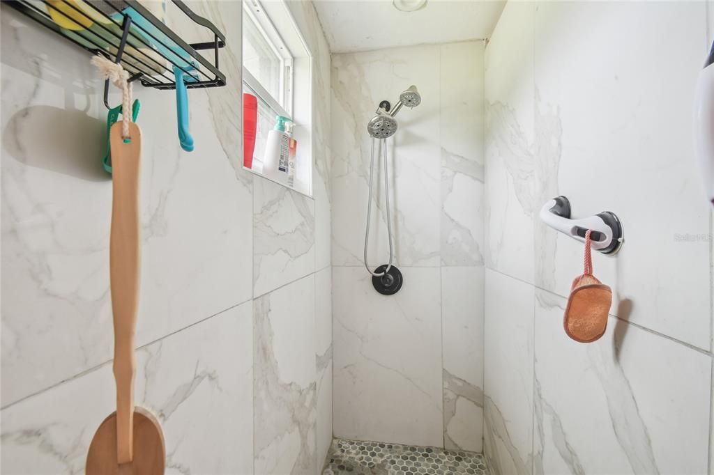 На продажу: $335,000 (3 спален, 1 ванн, 1304 Квадратных фут)