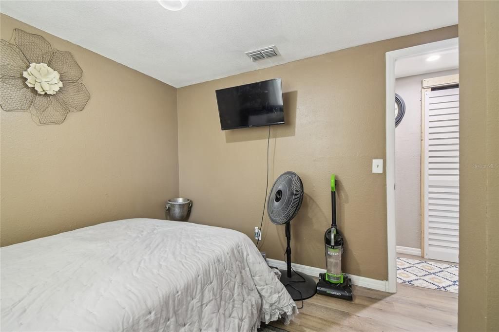 На продажу: $335,000 (3 спален, 1 ванн, 1304 Квадратных фут)