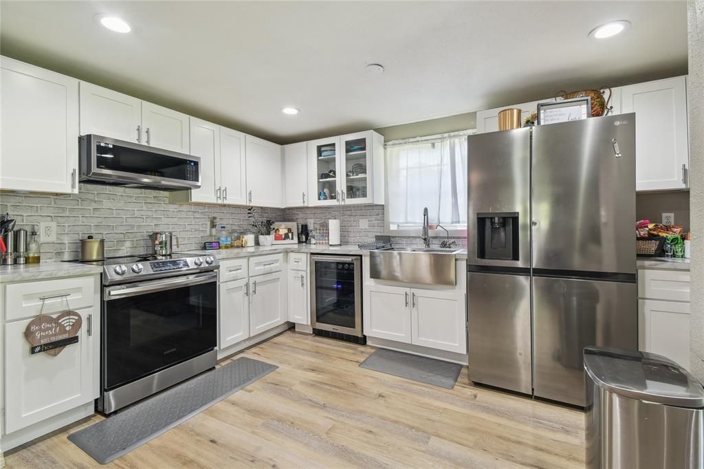 На продажу: $335,000 (3 спален, 1 ванн, 1304 Квадратных фут)