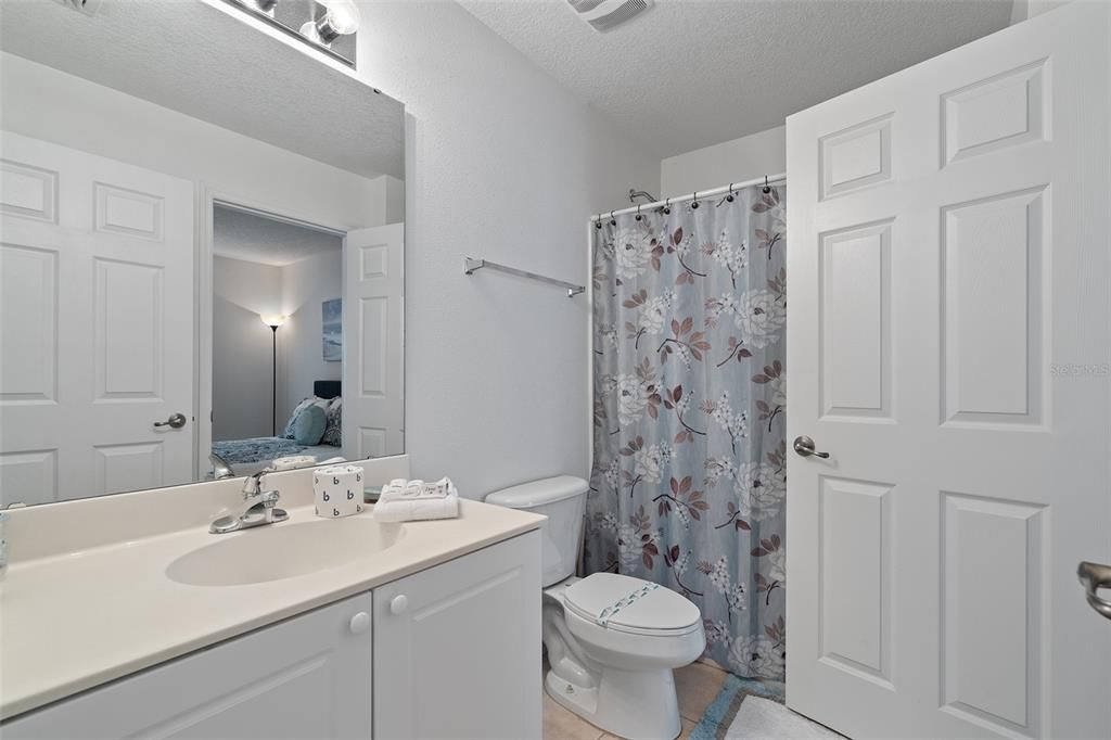 待售: $295,000 (4 贝兹, 3 浴室, 1880 平方英尺)