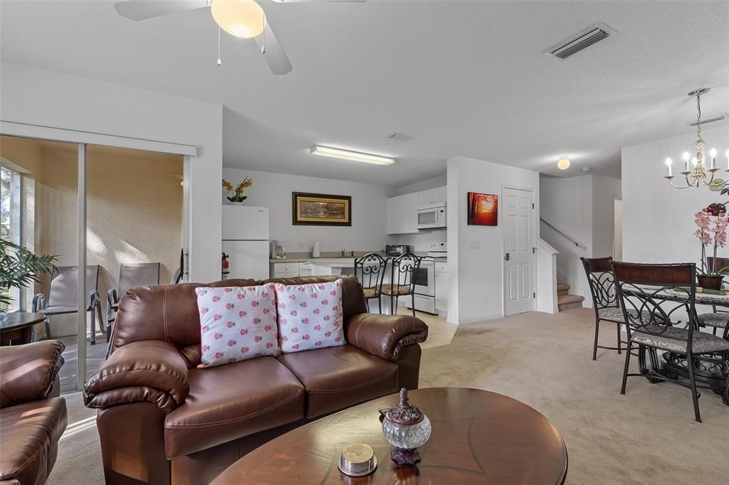 待售: $295,000 (4 贝兹, 3 浴室, 1880 平方英尺)