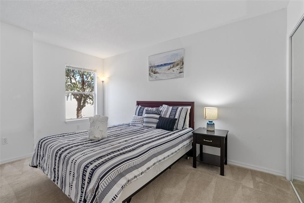 待售: $295,000 (4 贝兹, 3 浴室, 1880 平方英尺)