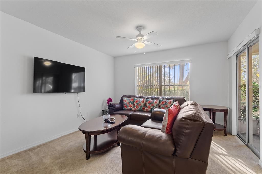 待售: $295,000 (4 贝兹, 3 浴室, 1880 平方英尺)