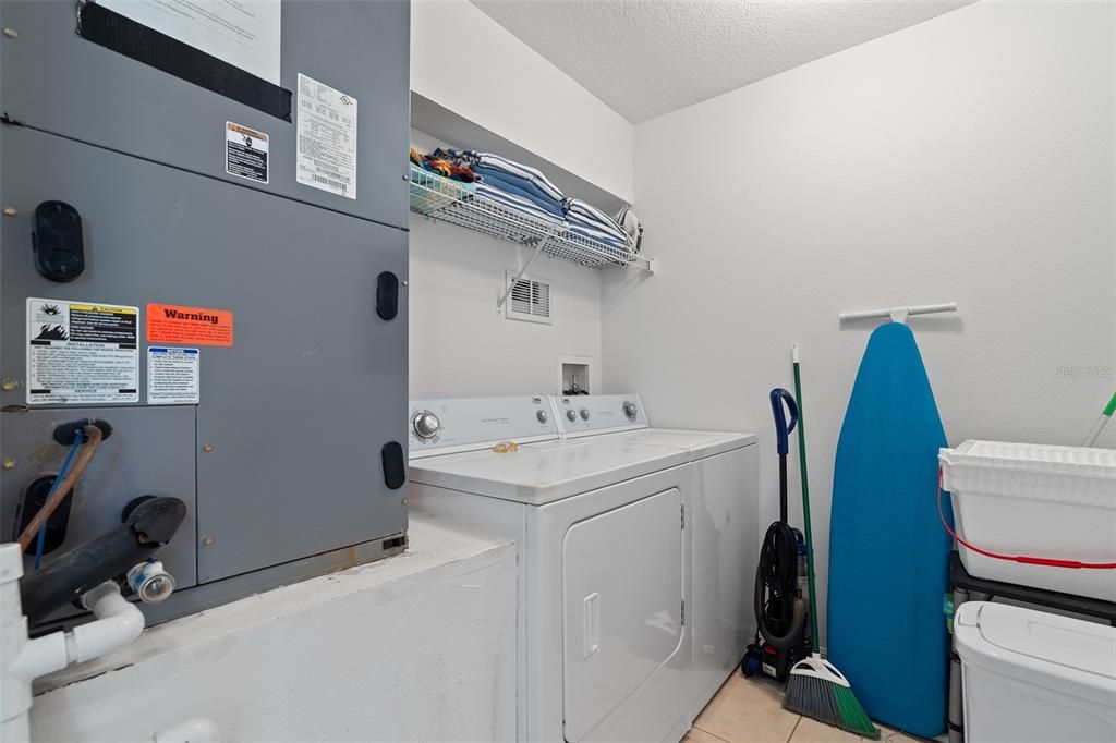 待售: $295,000 (4 贝兹, 3 浴室, 1880 平方英尺)