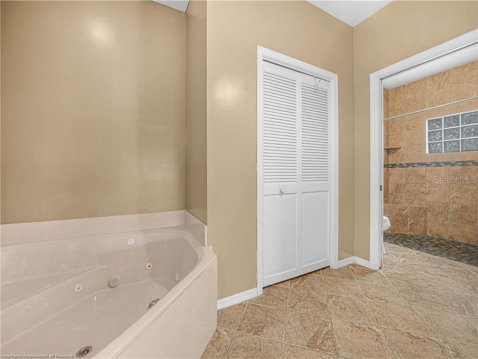 待售: $582,500 (4 贝兹, 3 浴室, 3258 平方英尺)