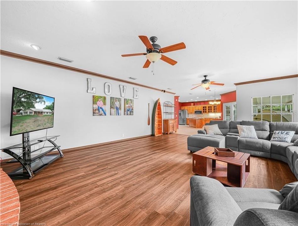 待售: $582,500 (4 贝兹, 3 浴室, 3258 平方英尺)