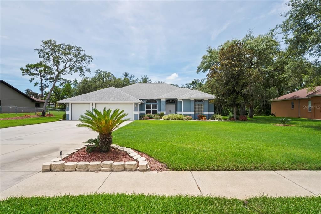 Под контрактом: $573,000 (4 спален, 3 ванн, 2847 Квадратных фут)