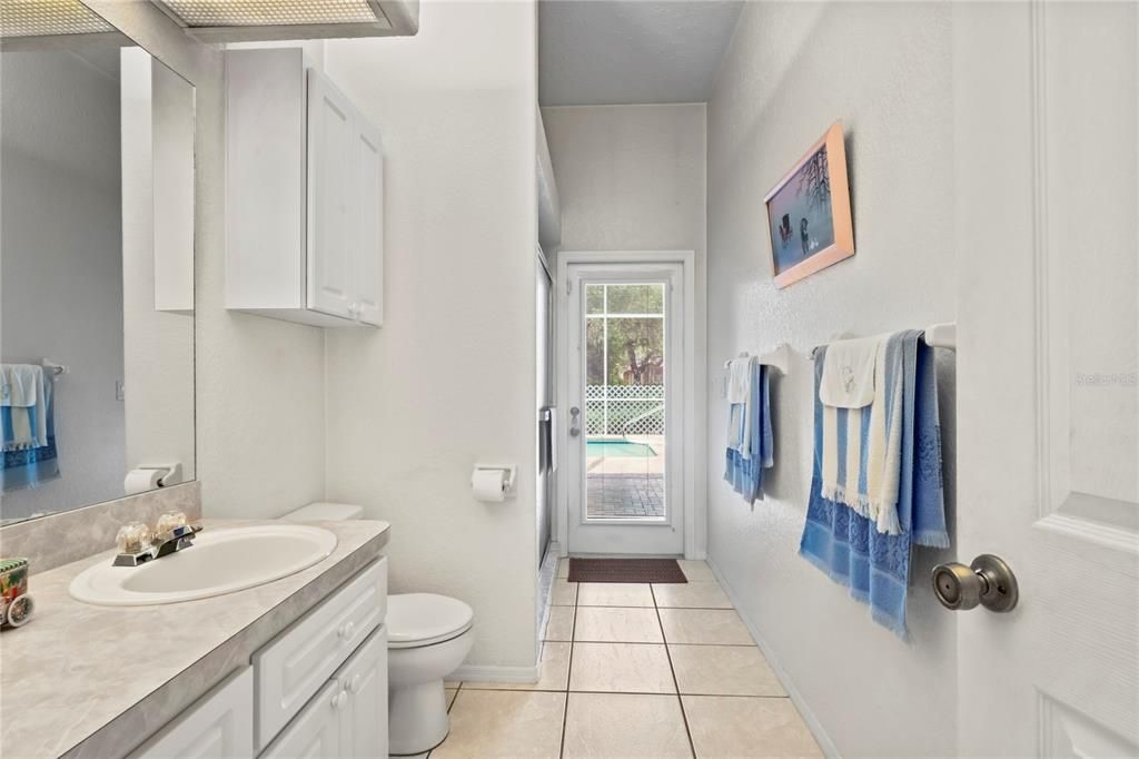 Под контрактом: $573,000 (4 спален, 3 ванн, 2847 Квадратных фут)