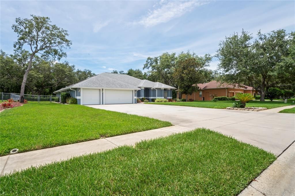 Под контрактом: $573,000 (4 спален, 3 ванн, 2847 Квадратных фут)