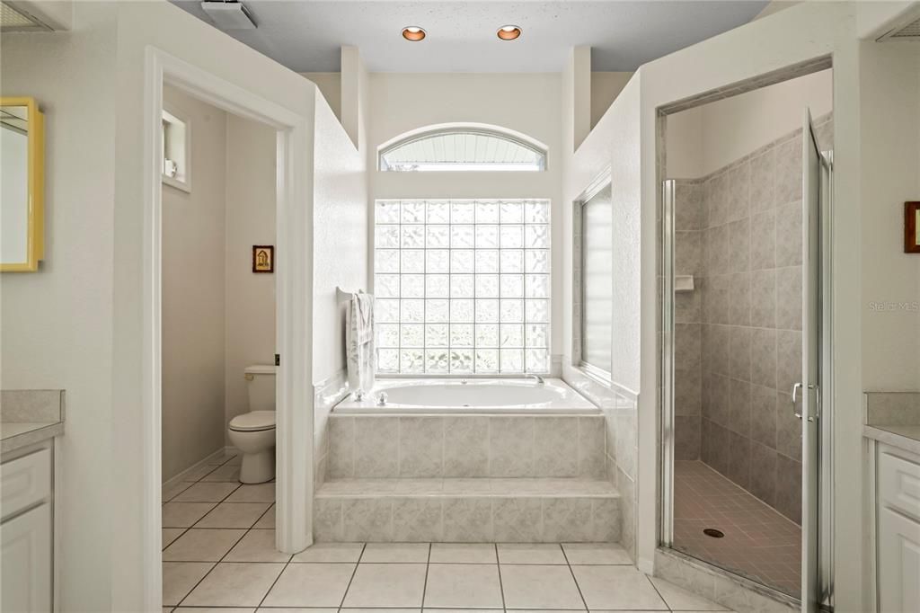 Под контрактом: $573,000 (4 спален, 3 ванн, 2847 Квадратных фут)