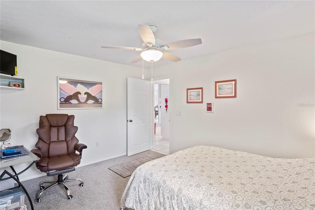 Под контрактом: $573,000 (4 спален, 3 ванн, 2847 Квадратных фут)