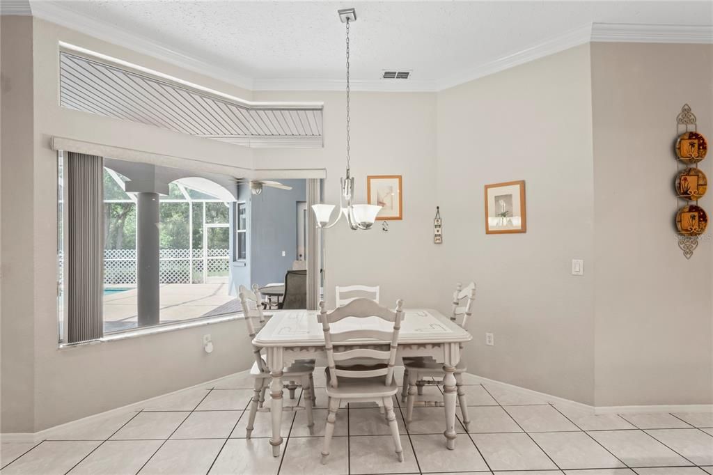 Под контрактом: $573,000 (4 спален, 3 ванн, 2847 Квадратных фут)