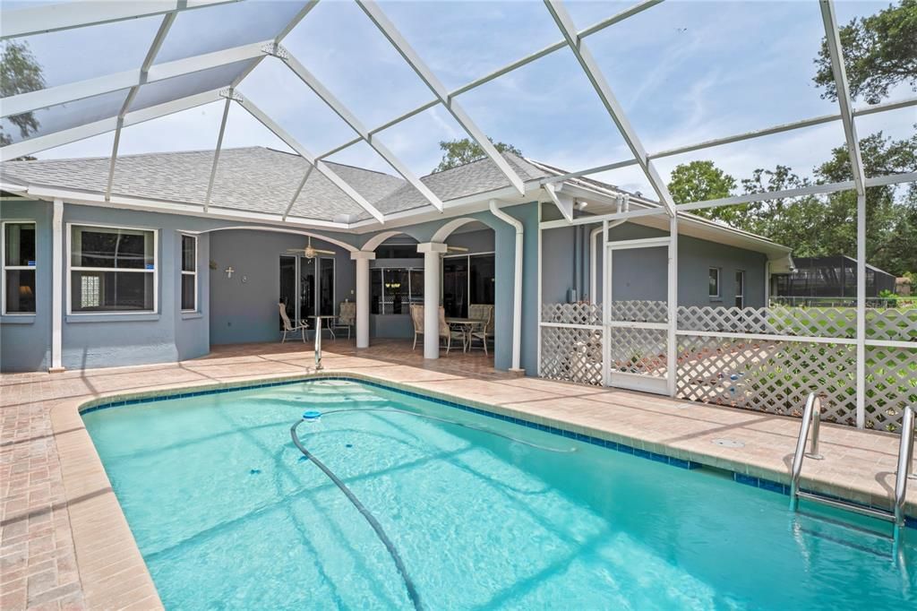 Под контрактом: $573,000 (4 спален, 3 ванн, 2847 Квадратных фут)