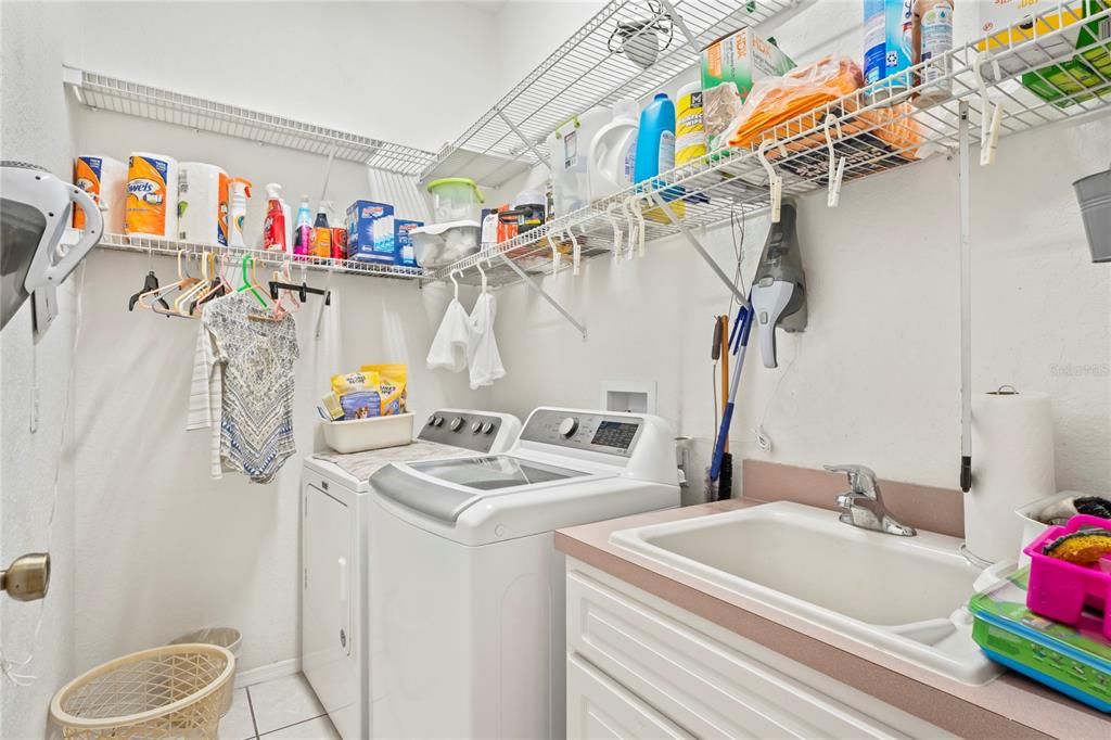 Под контрактом: $573,000 (4 спален, 3 ванн, 2847 Квадратных фут)