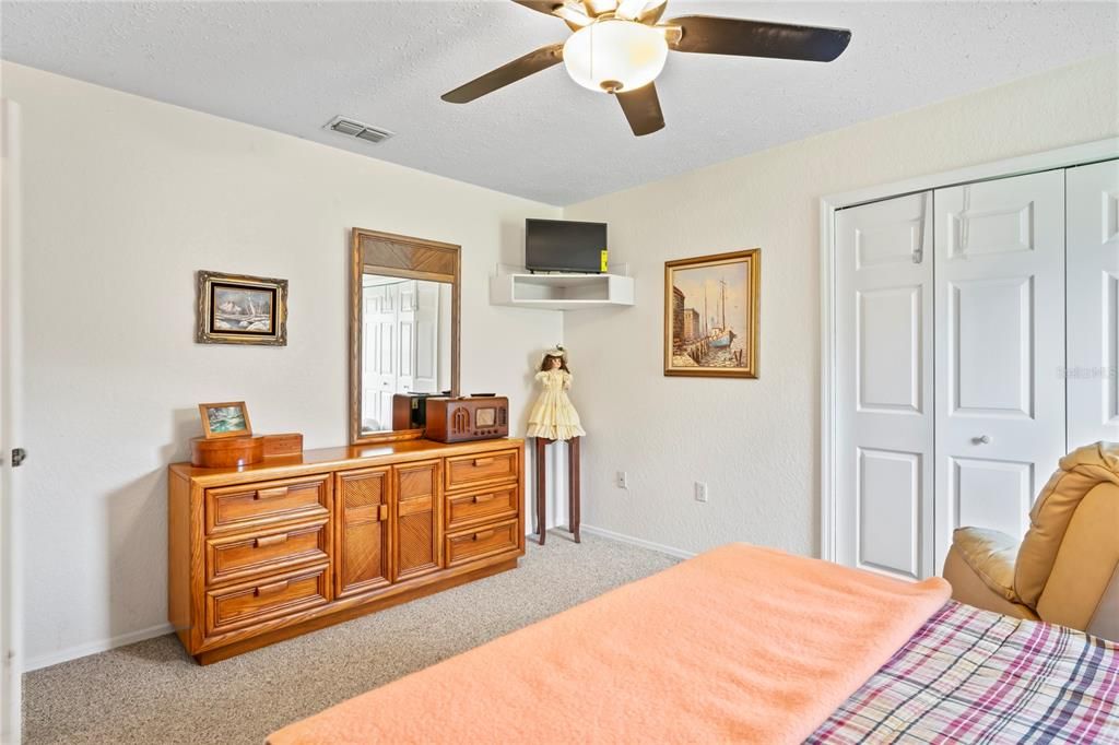 Под контрактом: $573,000 (4 спален, 3 ванн, 2847 Квадратных фут)