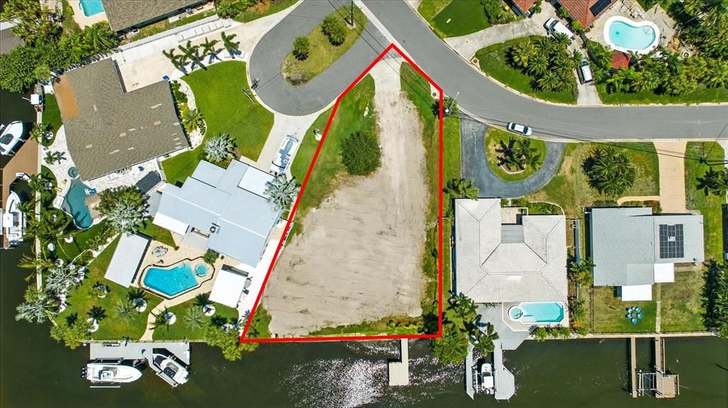 En Venta: $800,000 (0.63 acres)