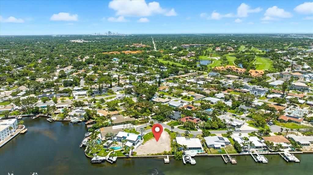 En Venta: $800,000 (0.63 acres)