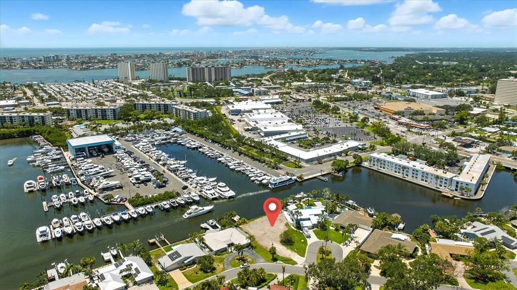 En Venta: $800,000 (0.63 acres)