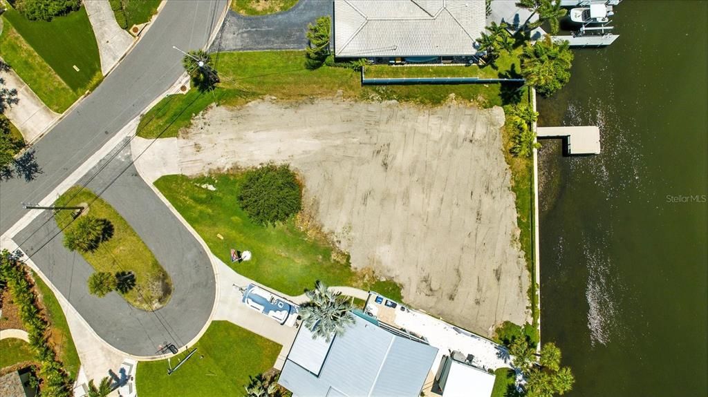 En Venta: $800,000 (0.63 acres)