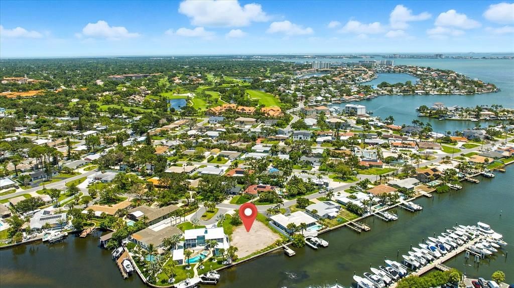 En Venta: $800,000 (0.63 acres)