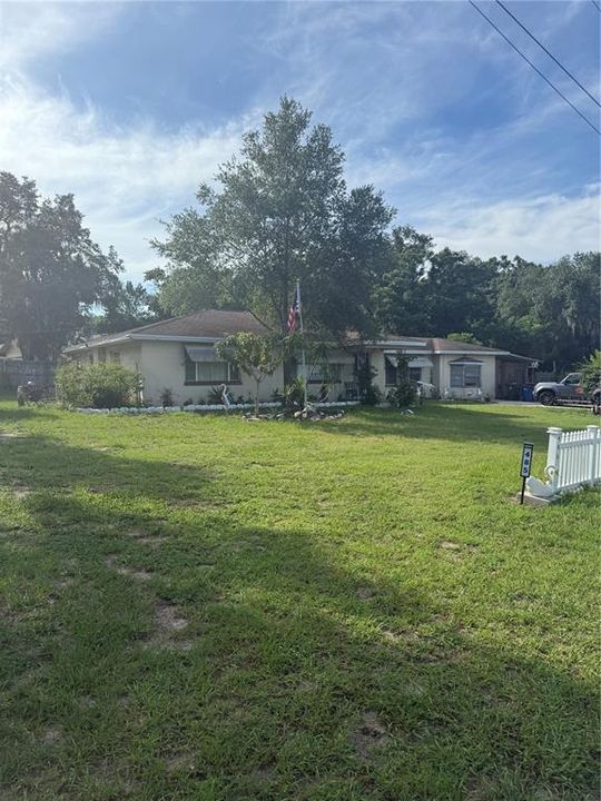 For Sale: $400,000 (3 beds, 2 baths, 1978 Square Feet)