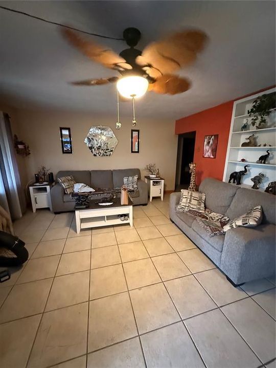 For Sale: $400,000 (3 beds, 2 baths, 1978 Square Feet)