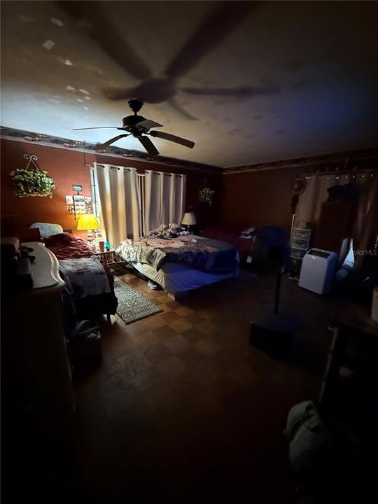 For Sale: $400,000 (3 beds, 2 baths, 1978 Square Feet)