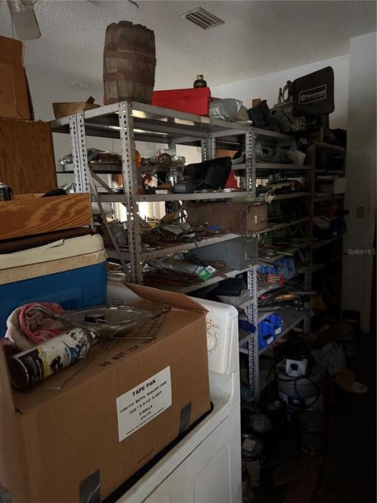 For Sale: $400,000 (3 beds, 2 baths, 1978 Square Feet)