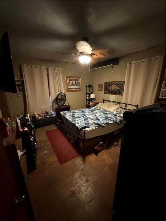 For Sale: $400,000 (3 beds, 2 baths, 1978 Square Feet)