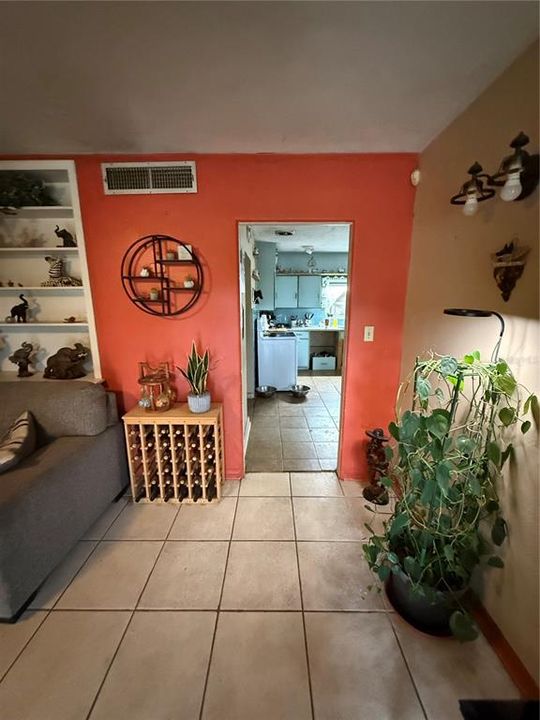 For Sale: $400,000 (3 beds, 2 baths, 1978 Square Feet)