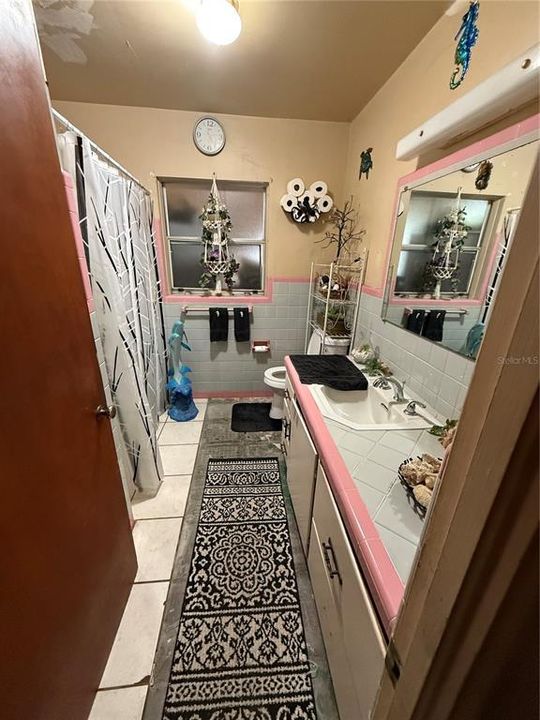 For Sale: $400,000 (3 beds, 2 baths, 1978 Square Feet)