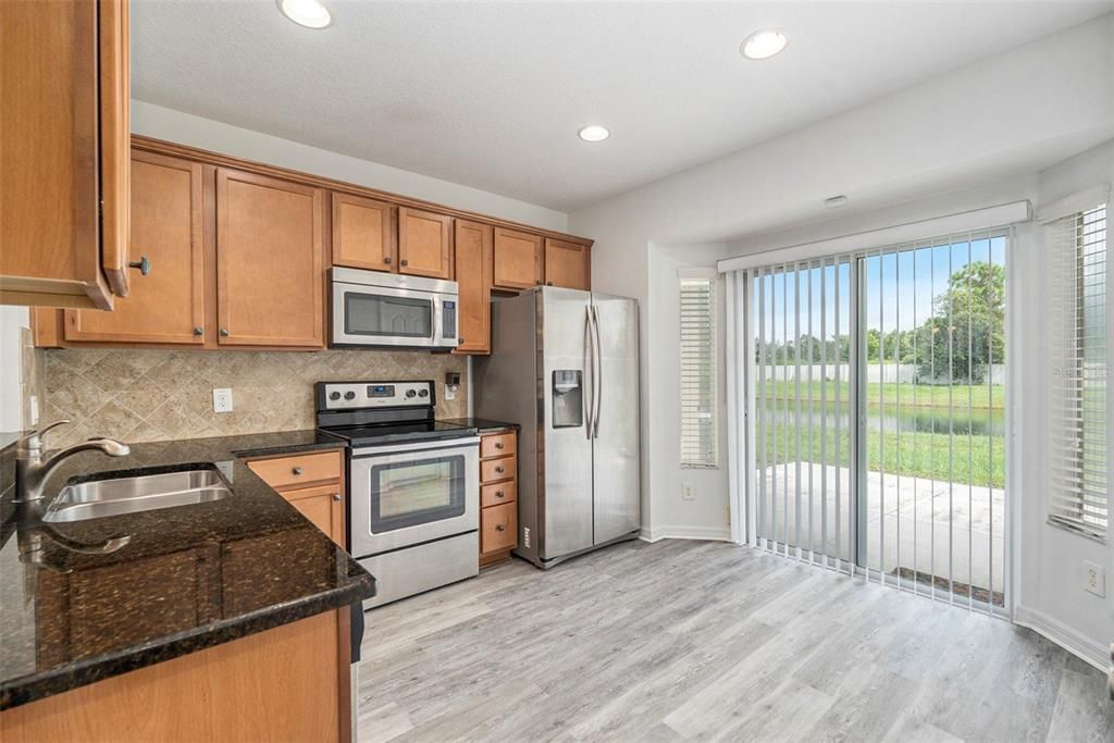 For Sale: $230,000 (2 beds, 2 baths, 1390 Square Feet)