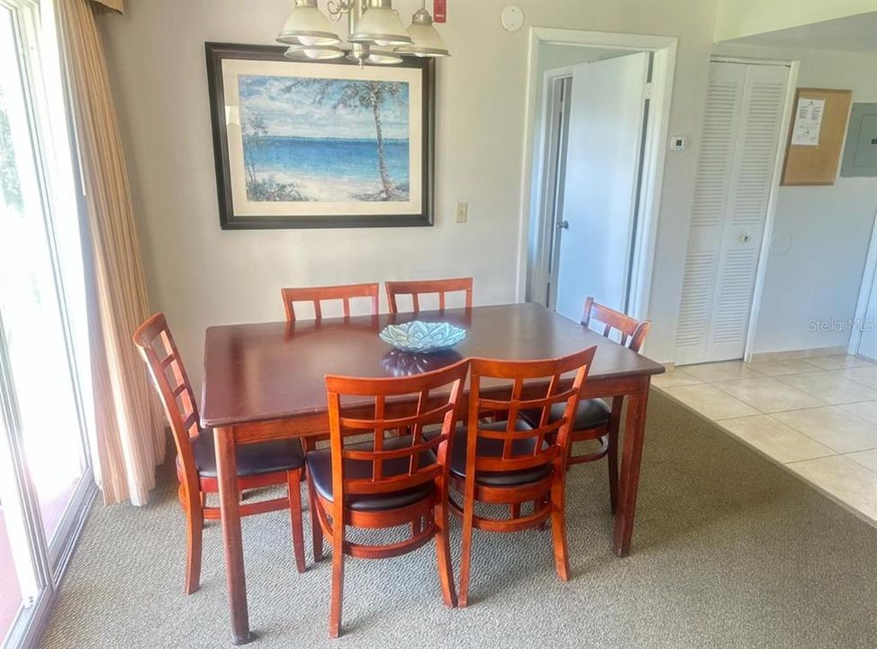 待售: $120,000 (2 贝兹, 1 浴室, 806 平方英尺)