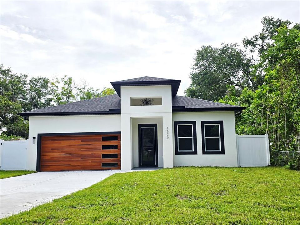 Recently Sold: $567,000 (4 beds, 2 baths, 2026 Square Feet)