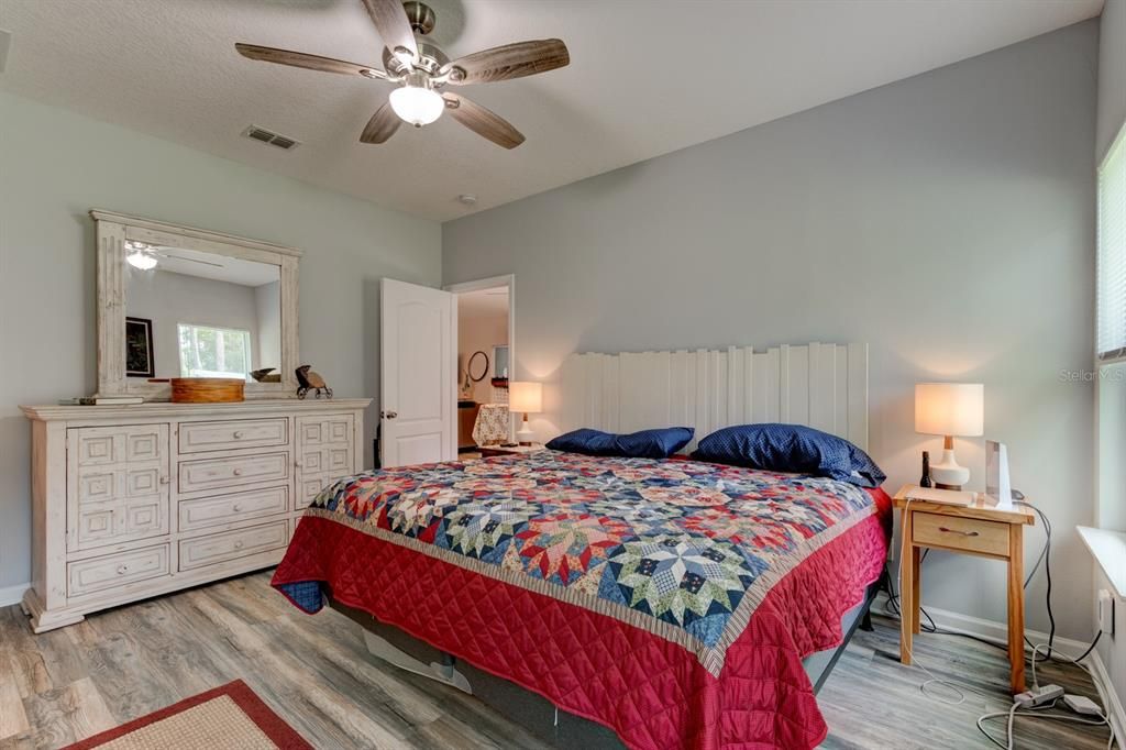 For Sale: $299,000 (3 beds, 2 baths, 1206 Square Feet)