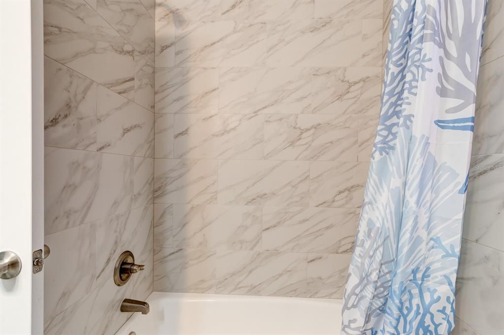 For Sale: $299,000 (3 beds, 2 baths, 1206 Square Feet)