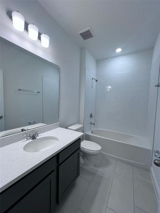 En Renta: $3,500 (4 camas, 2 baños, 2100 Pies cuadrados)