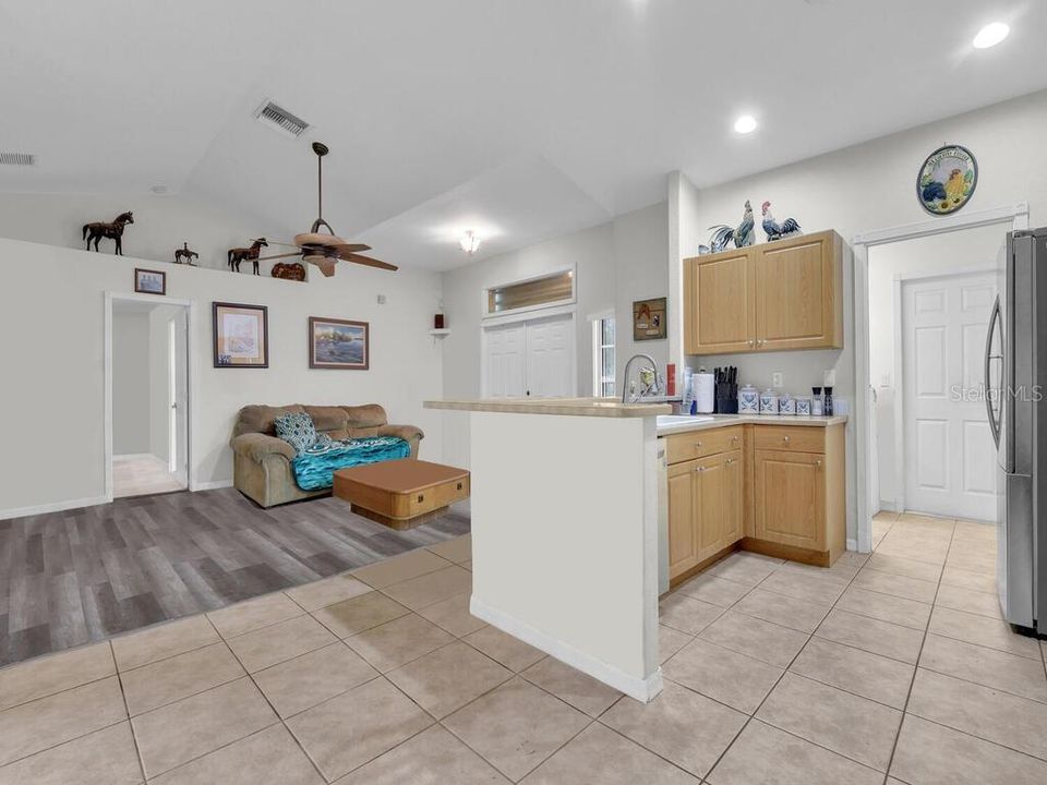 For Sale: $439,000 (3 beds, 2 baths, 1672 Square Feet)