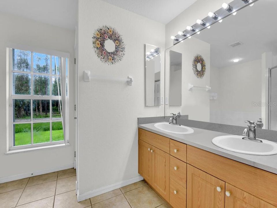 For Sale: $439,000 (3 beds, 2 baths, 1672 Square Feet)